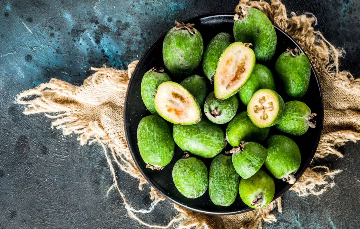 Фейхоа: в чем его польза и что из него можно приготовить