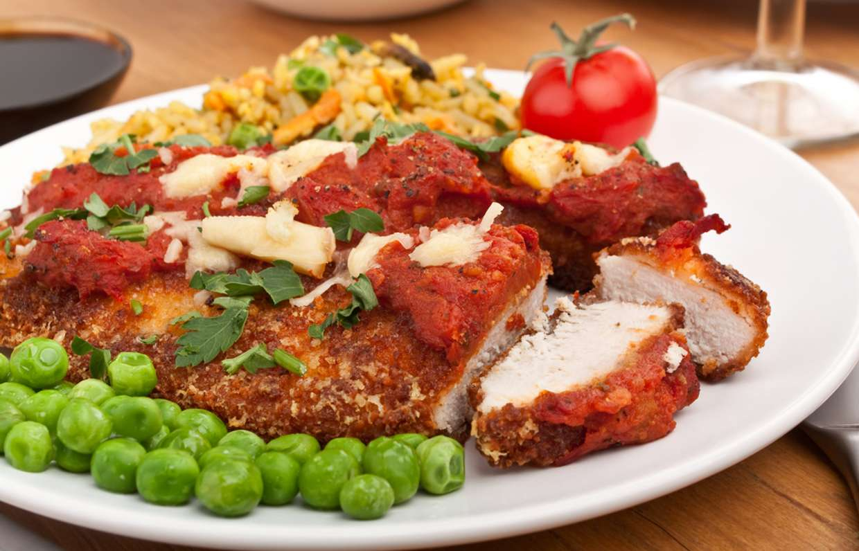 Запеченная курица с пармезаном Запеченная курица с пармезаном