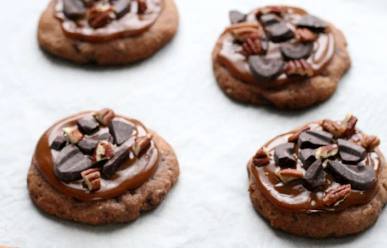 Печенье с вареной сгущенкой и орехами пекан