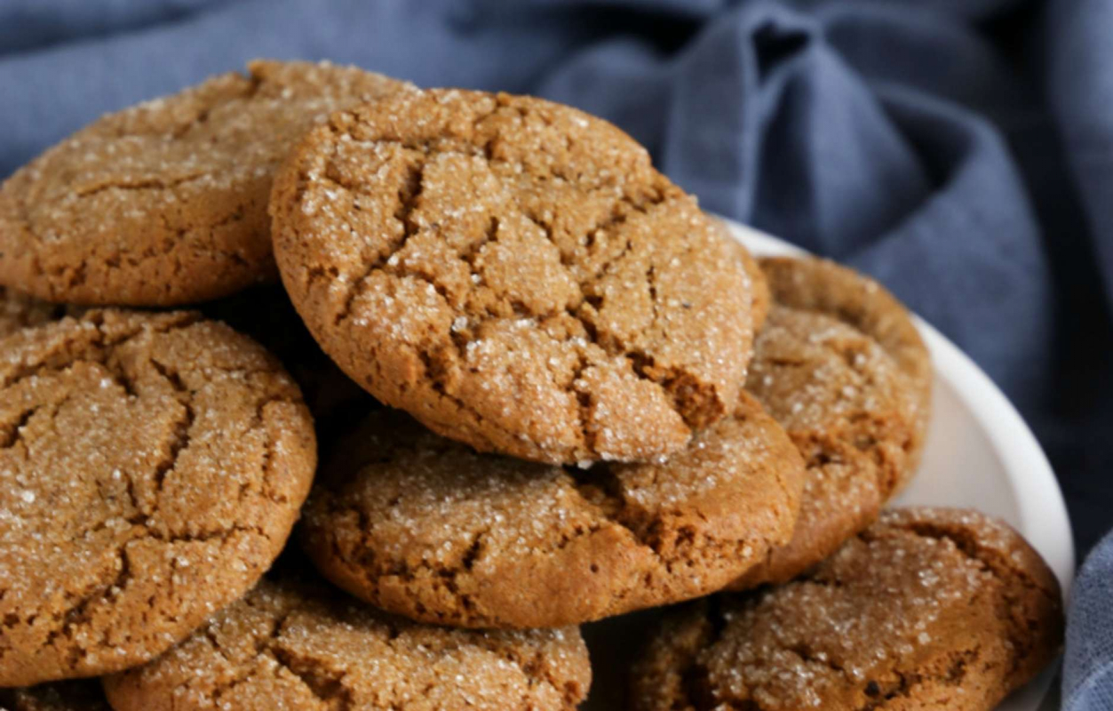 Имбирное печенье с патокой и корицей