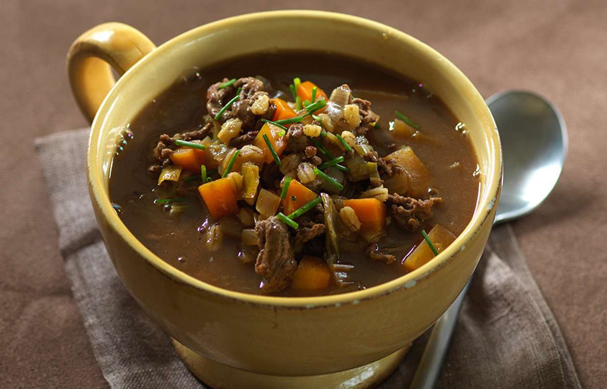 Говяжий суп с перловкой