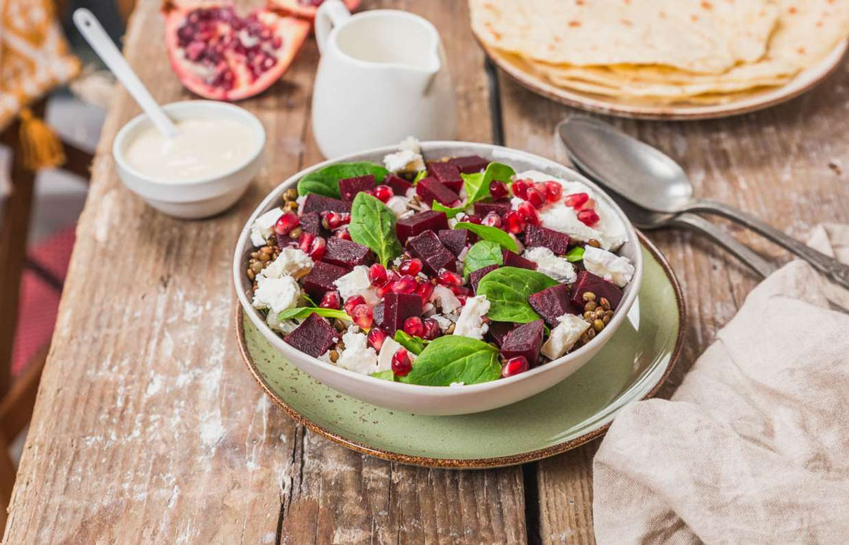 Салат с чечевицей и свеклой