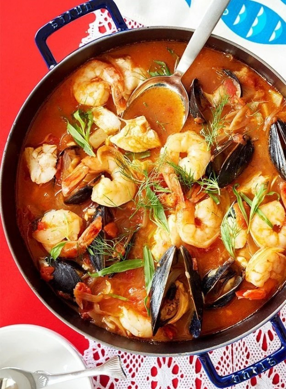 Морское рагу с палтусом и мидиями