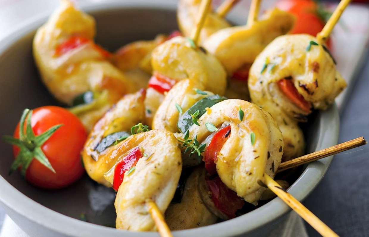 Курица на шпажках в медовом маринаде