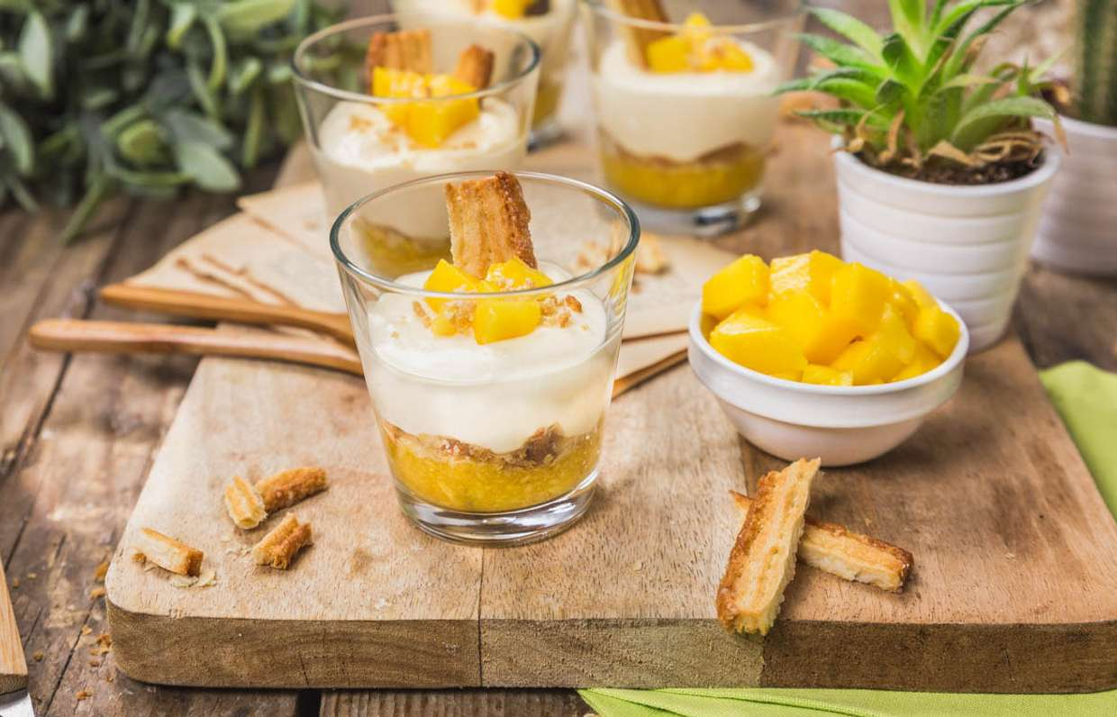 Десерт с манго и маскарпоне