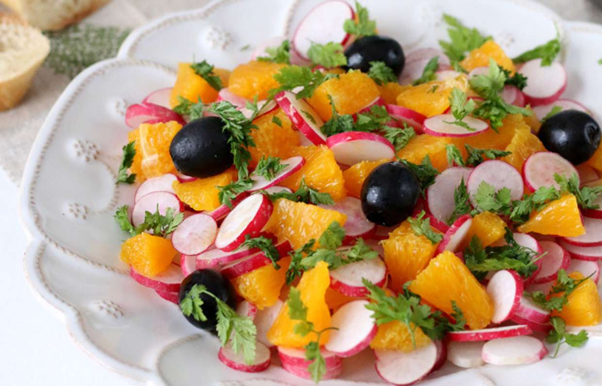 Салат с редисом и апельсином