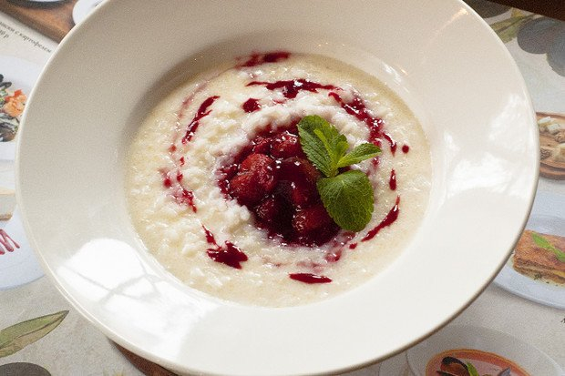 Ризотто-латте с ягодным соусом