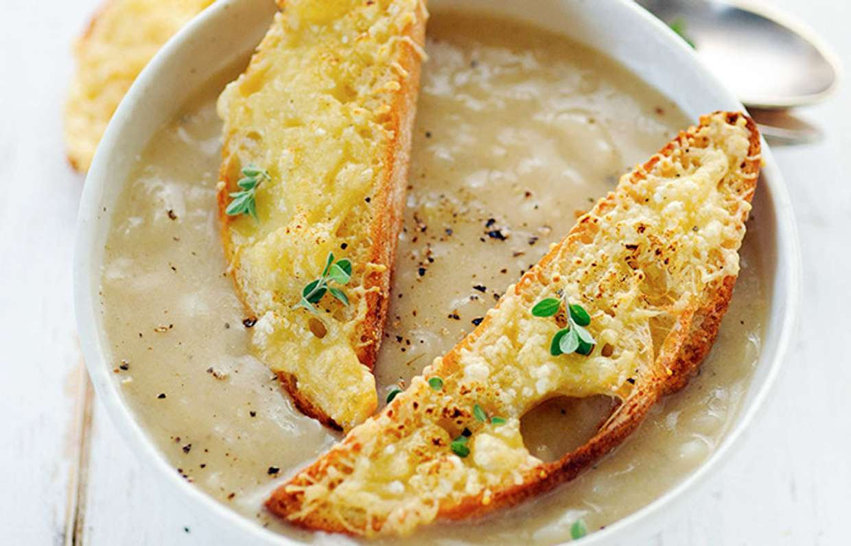 Луковый суп на овощном бульоне