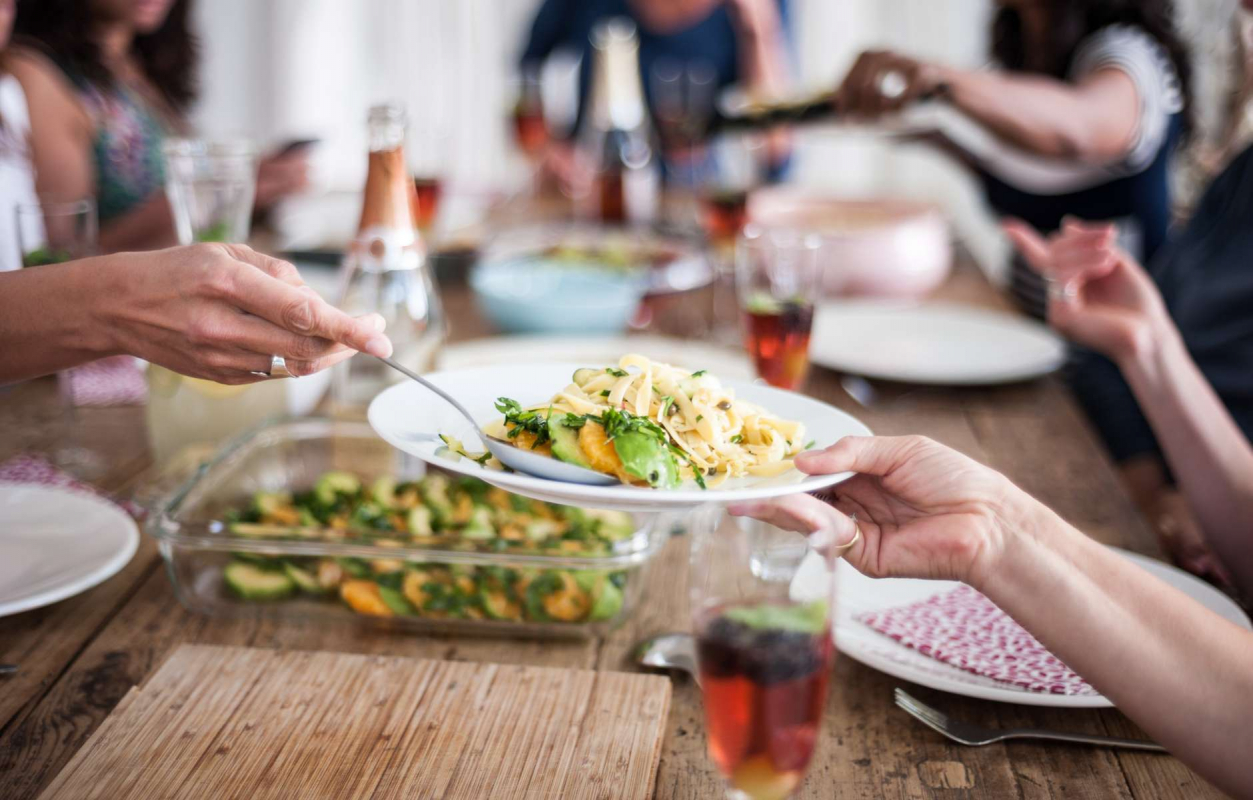 Как обмануть голод и уговорить себя есть меньше?