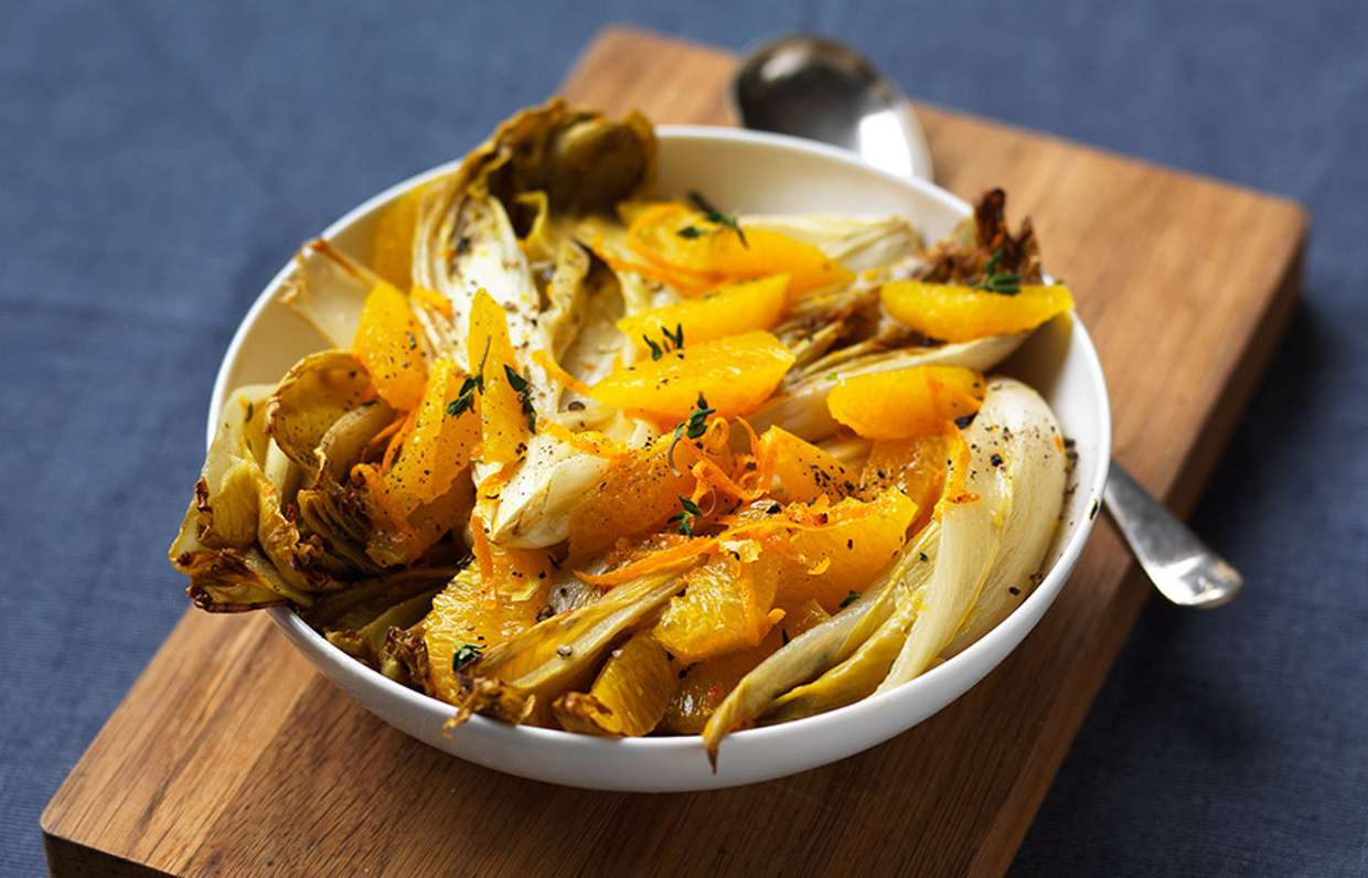 Запеченный цикорий с апельсином