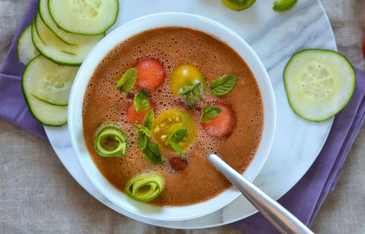 Гаспачо с арбузом и помидором