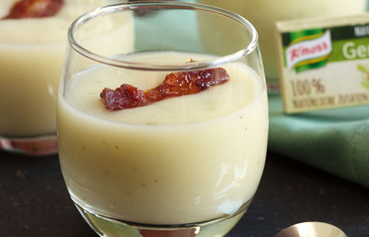 Простой суп из цветной капусты c колбасой