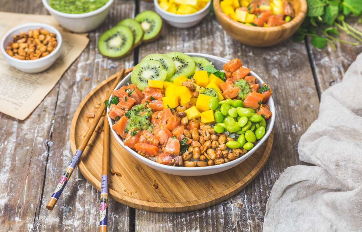 Будда-боул с семгой и манго