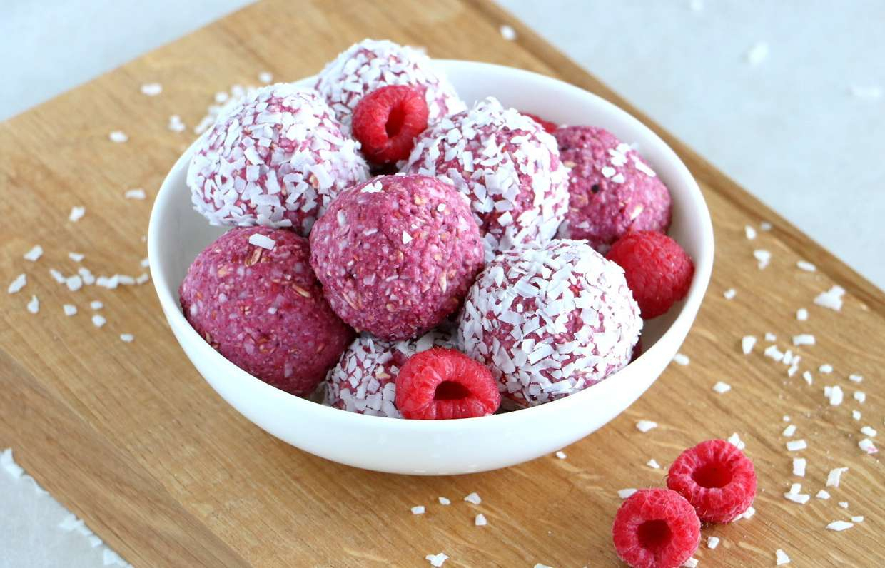 Энергетические шарики с ягодами