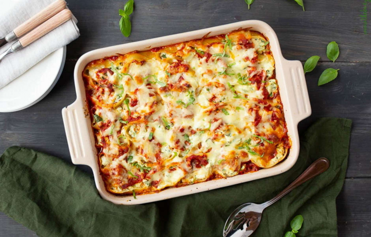 Запеканка с ракушками, рикоттой и шпинатом