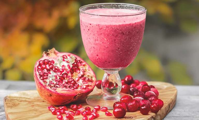 Гранатово-клюквенный смузи с конопляным белком